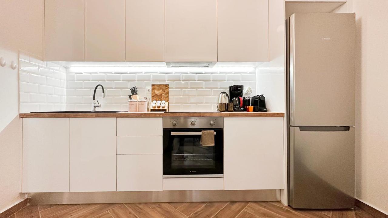 Valtetsiou Central 50Sqm Apt In Athens Apartment Bagian luar foto